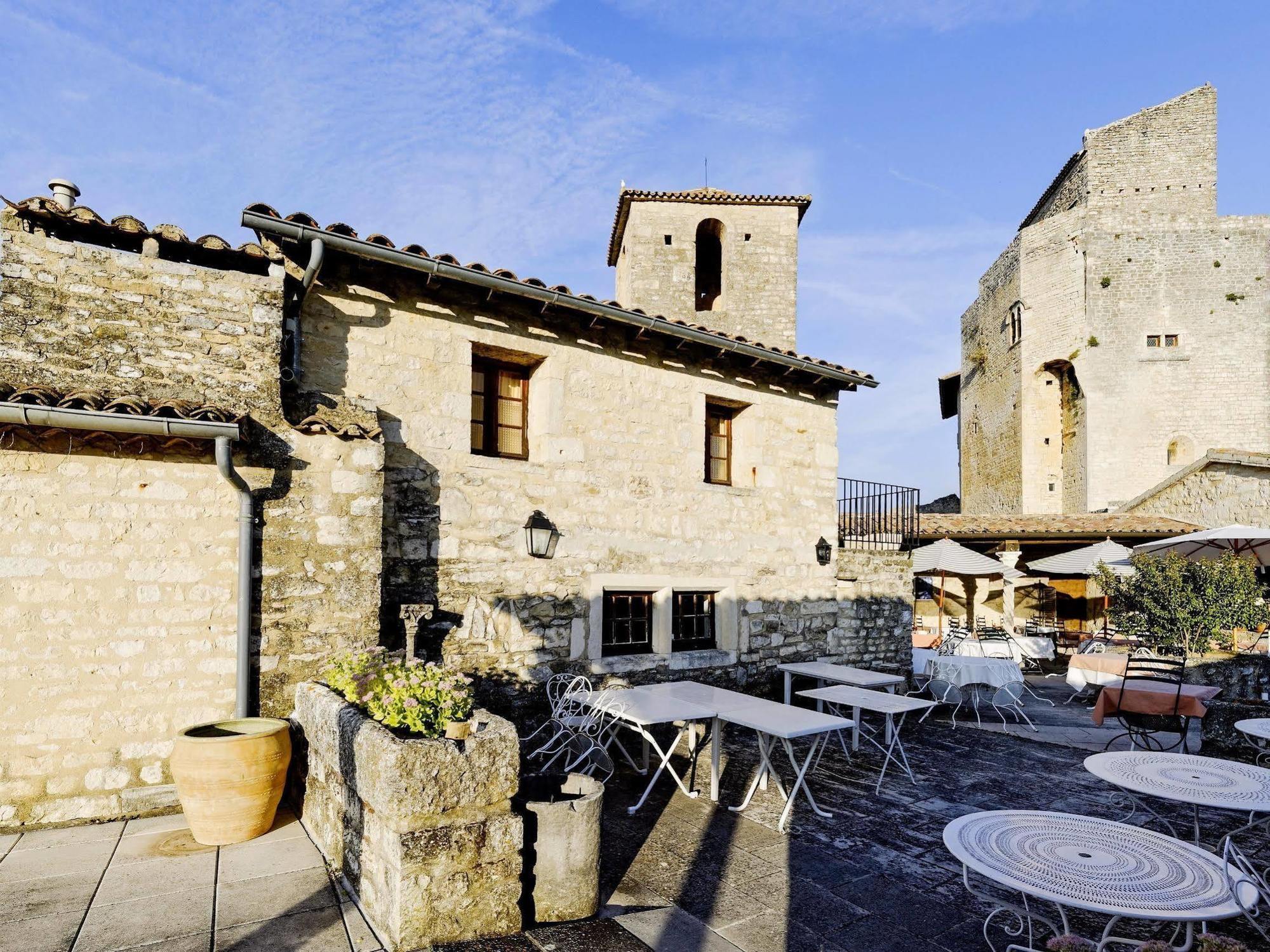 Logis Hotel Les Hospitaliers Le Poet-Laval Exterior photo